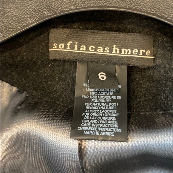 Wool coat with Natural Fox Trim - Picture 4 of 6